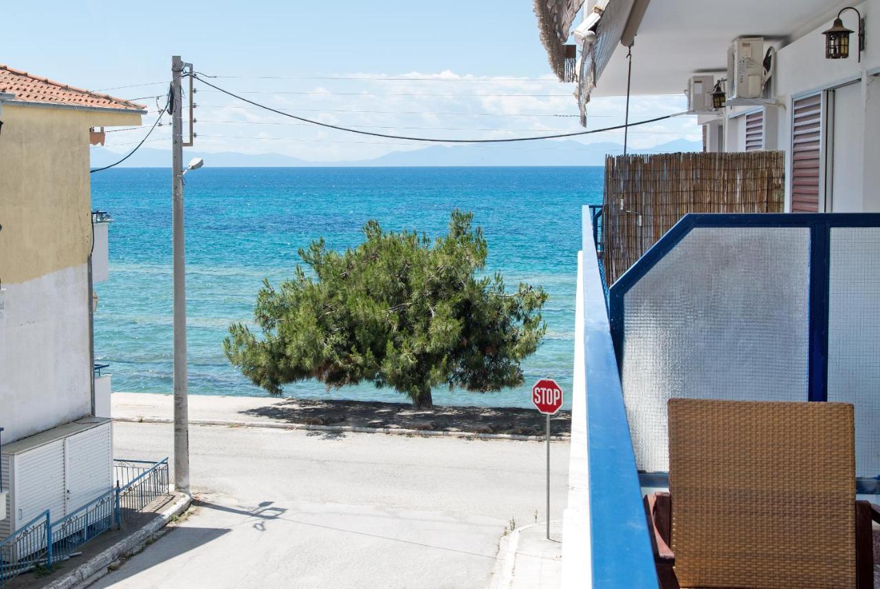 Seafront 2 Bedrooms Apartment Nea Irakleia Exterior photo